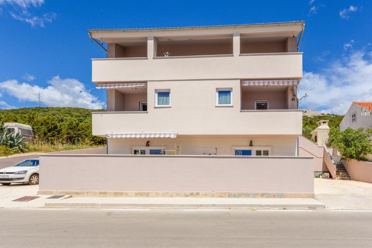 Apartments Amfora - Cozy And Modern Apartments For Up To 15 People, 100M From The Sea And Beach Стара-Новаля Экстерьер фото