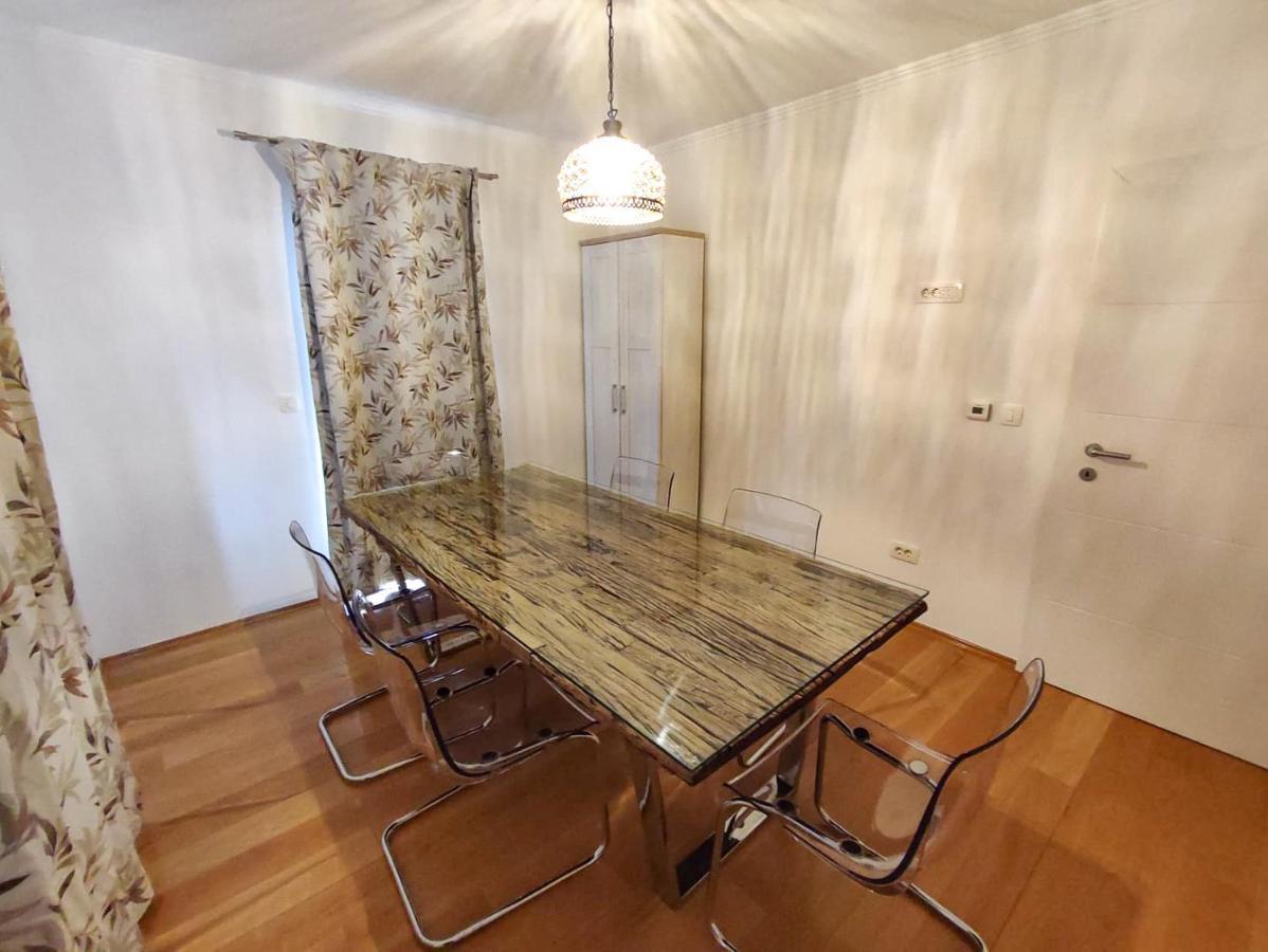 Apartments Amfora - Cozy And Modern Apartments For Up To 15 People, 100M From The Sea And Beach Стара-Новаля Экстерьер фото