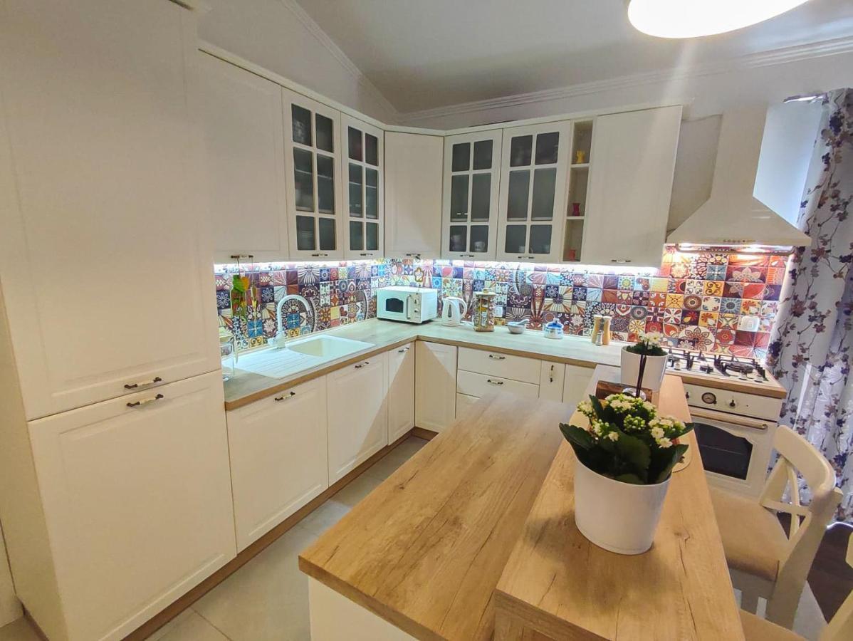 Apartments Amfora - Cozy And Modern Apartments For Up To 15 People, 100M From The Sea And Beach Стара-Новаля Экстерьер фото